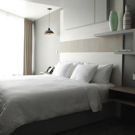 Esduma Hk Hotel Pachuca Экстерьер фото