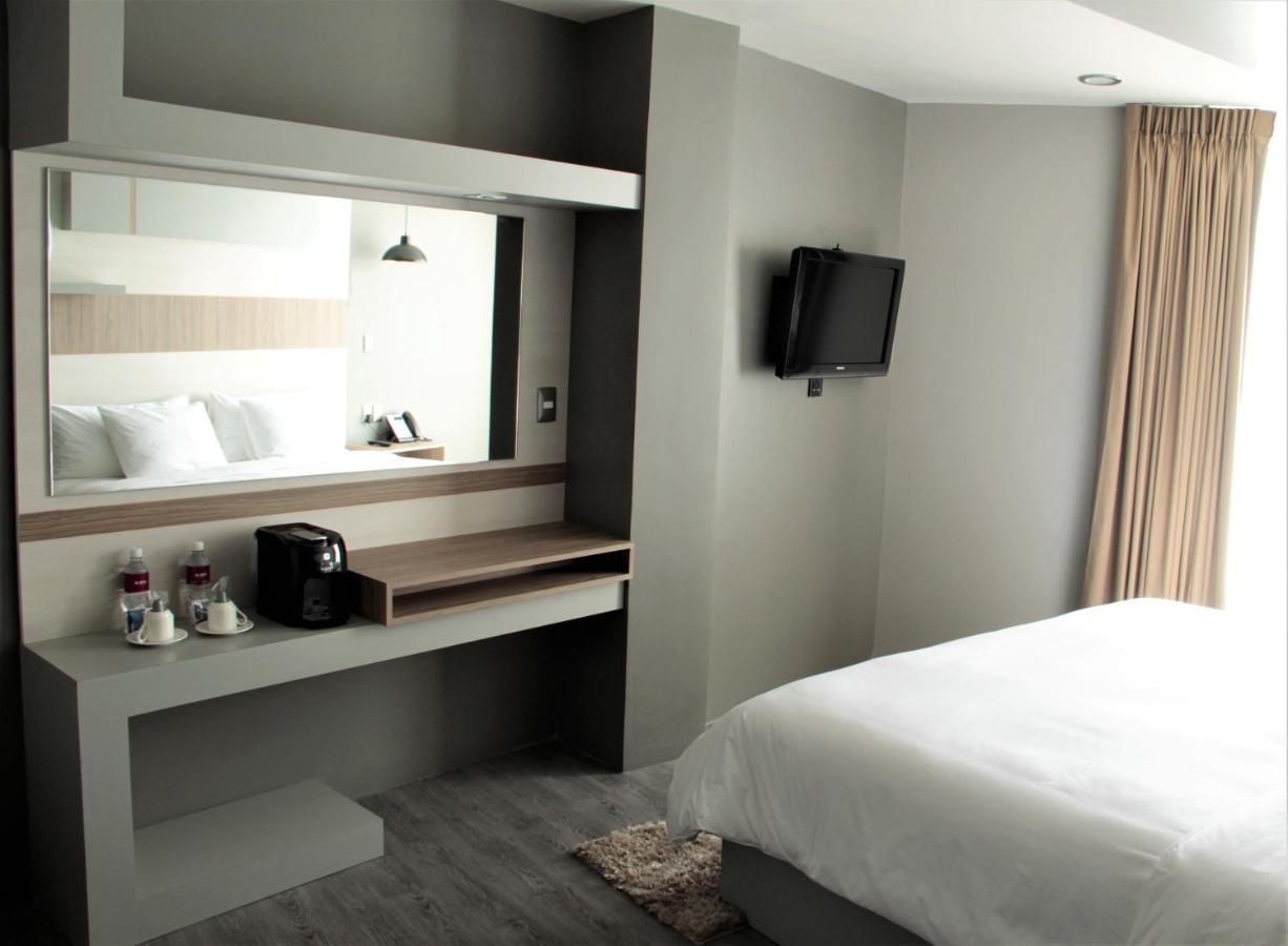 Esduma Hk Hotel Pachuca Экстерьер фото